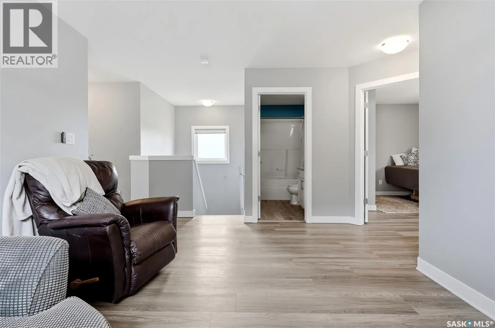 8933 Kestral DRIVE