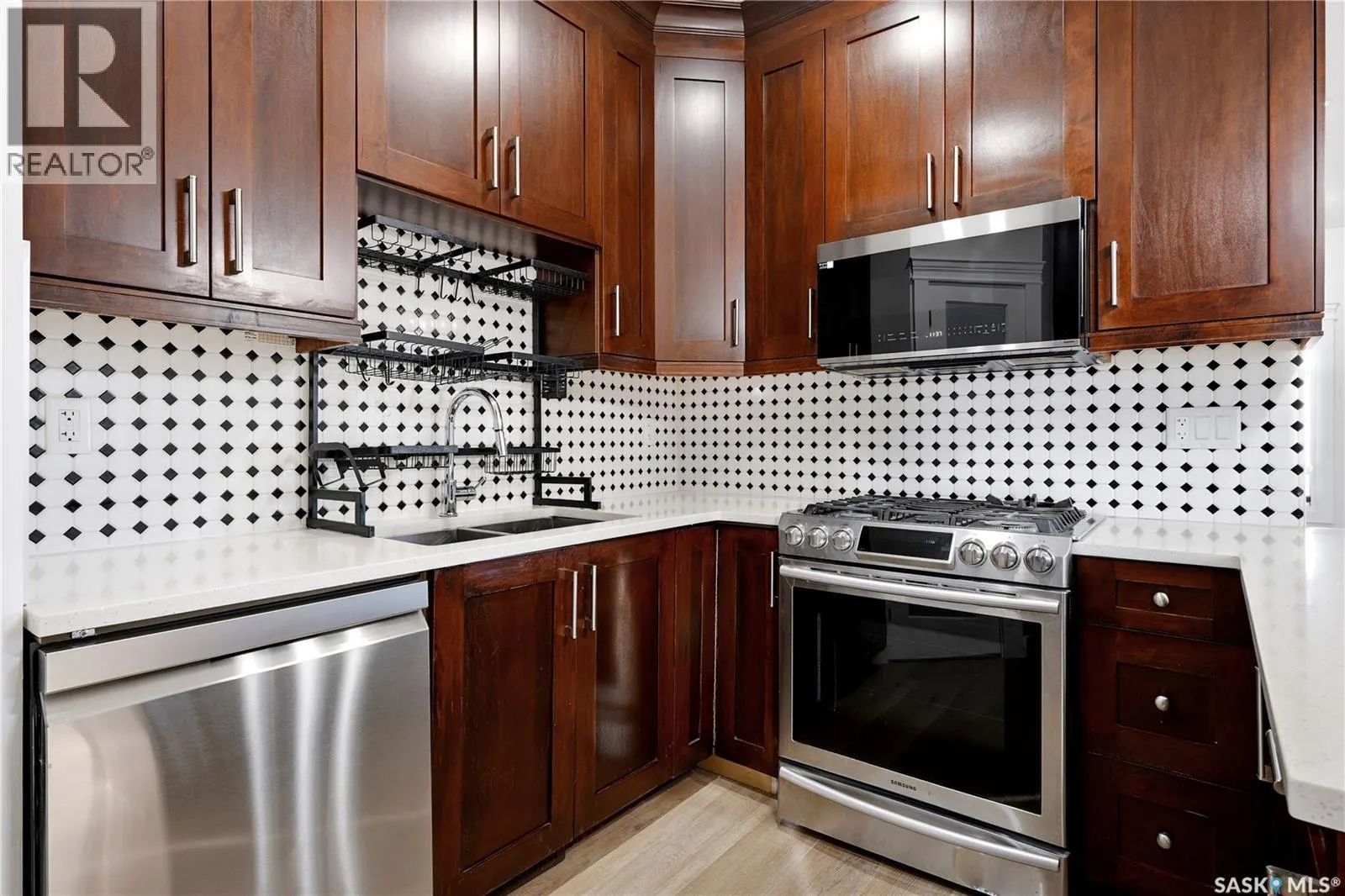 3150 Mazurak CRESCENT