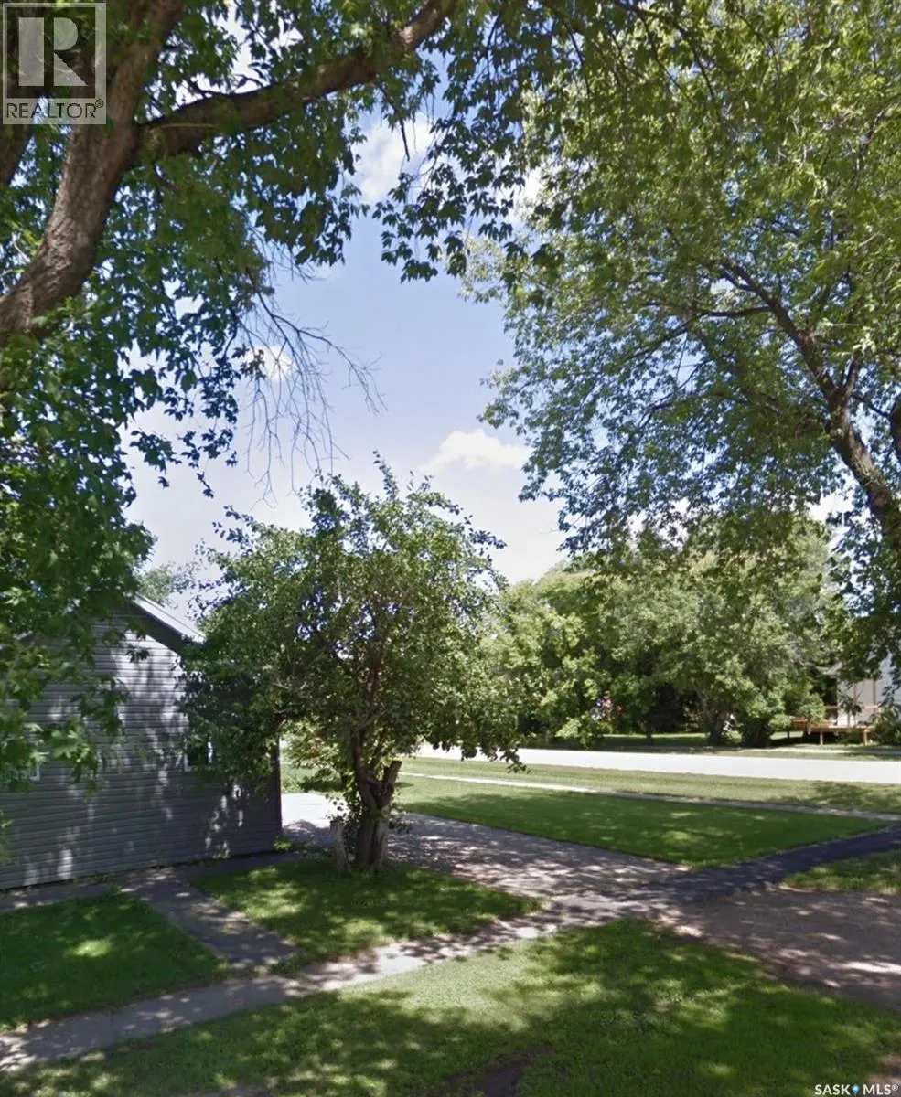 200 2nd STREET N