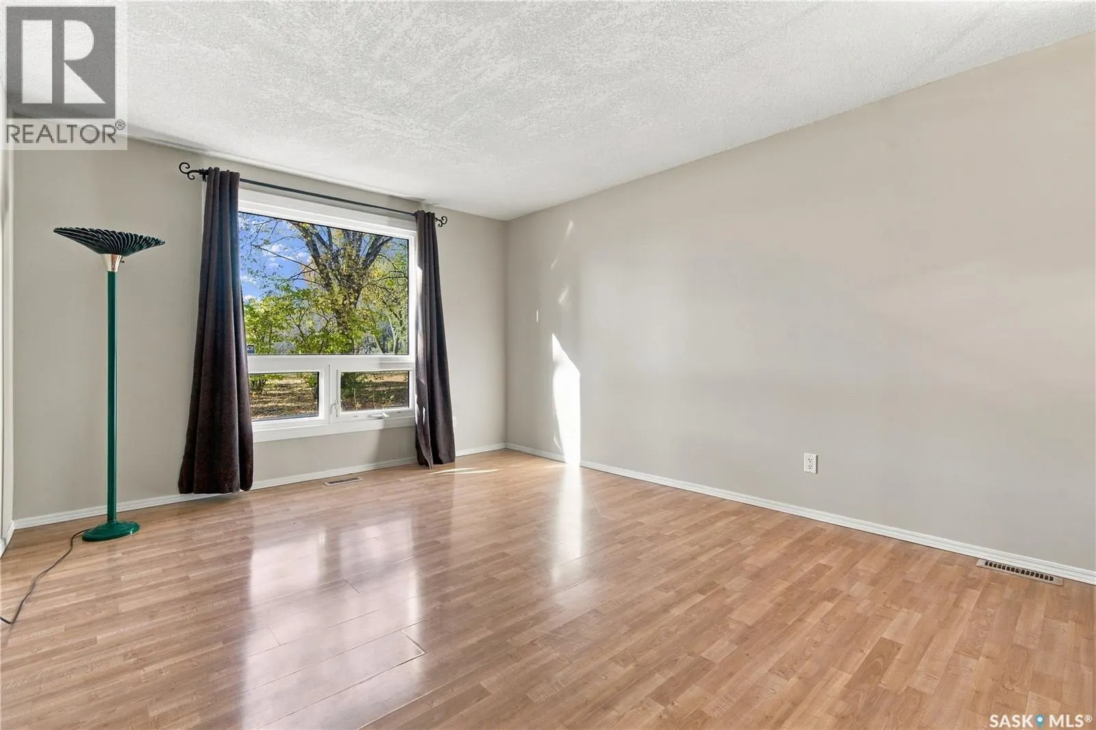 102 Oakview DRIVE