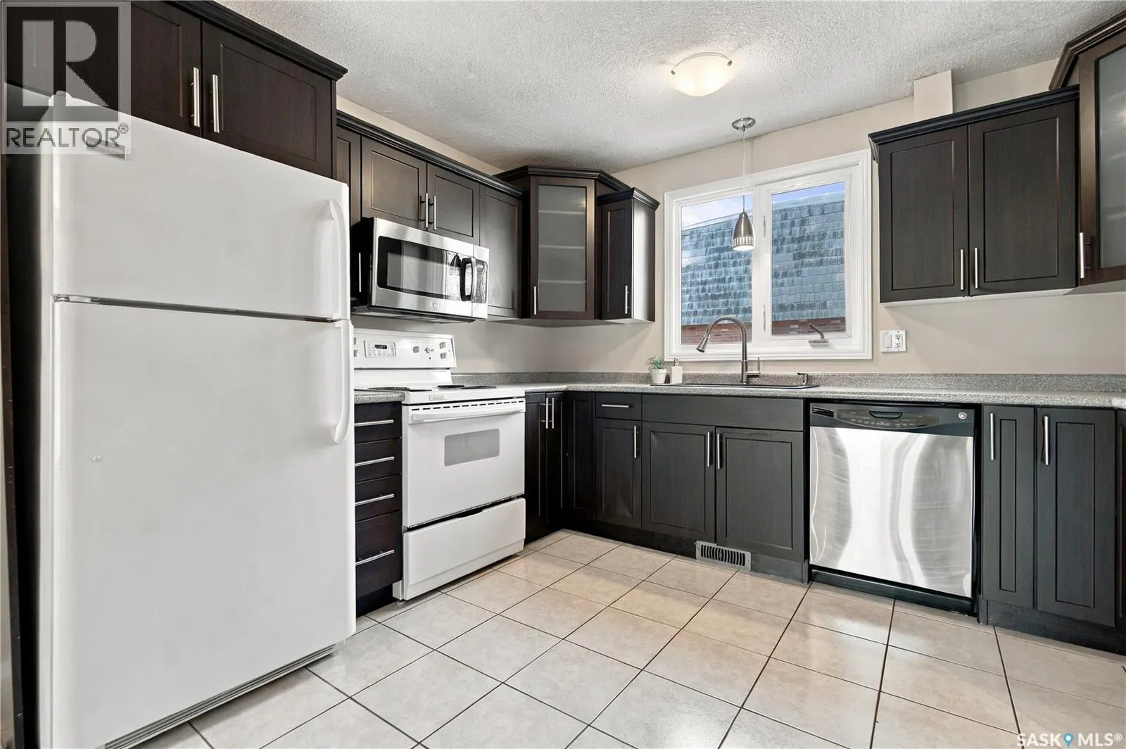 102 Oakview DRIVE