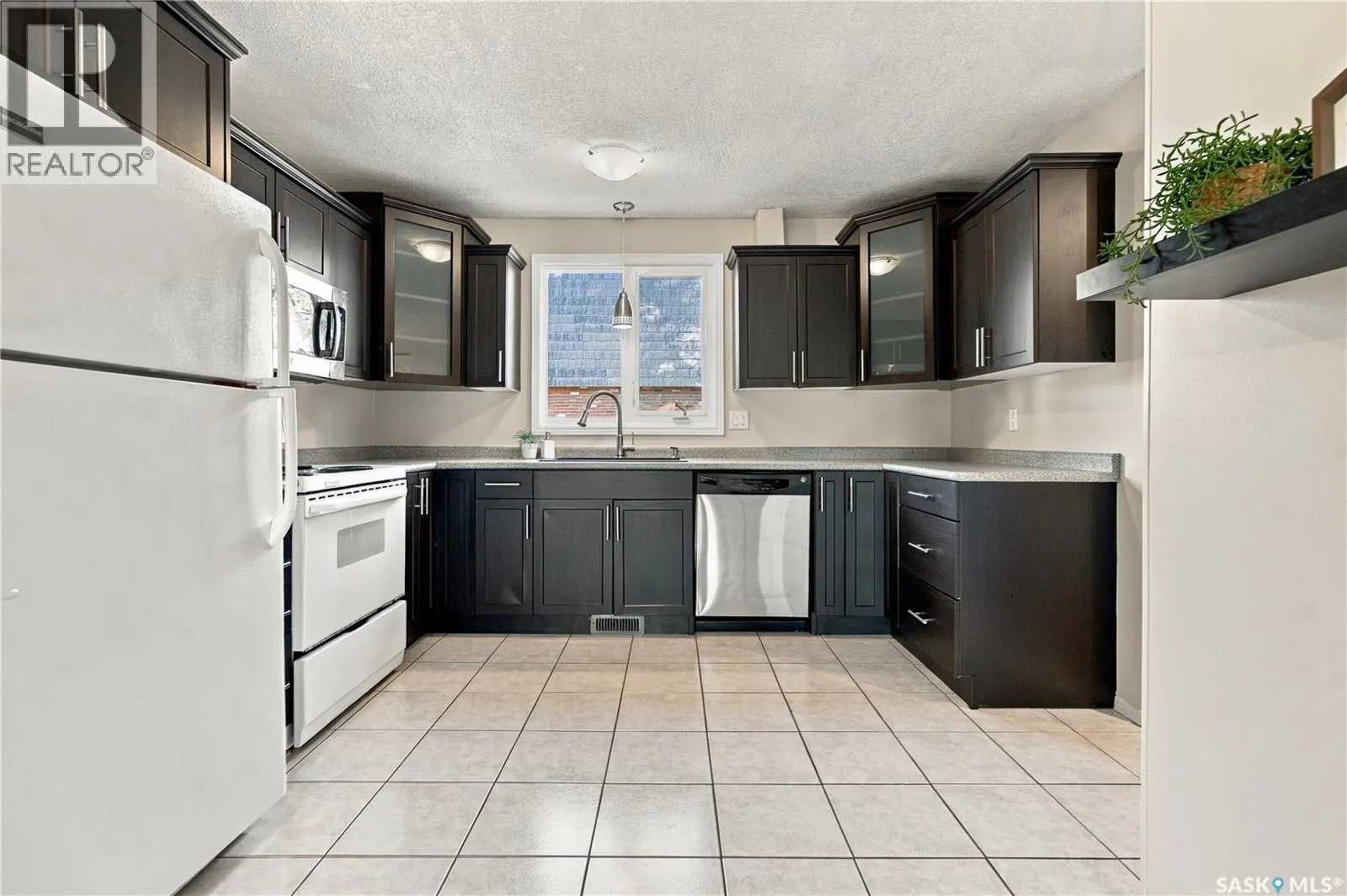 102 Oakview DRIVE