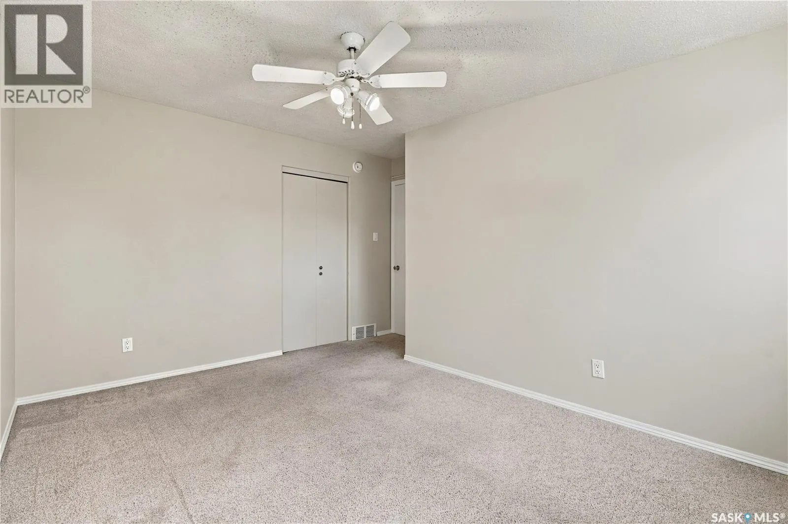 102 Oakview DRIVE