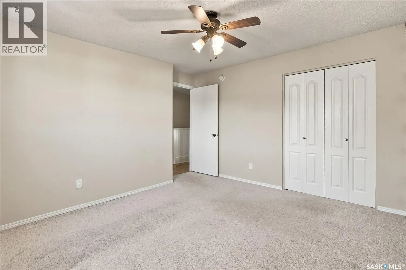 102 Oakview DRIVE