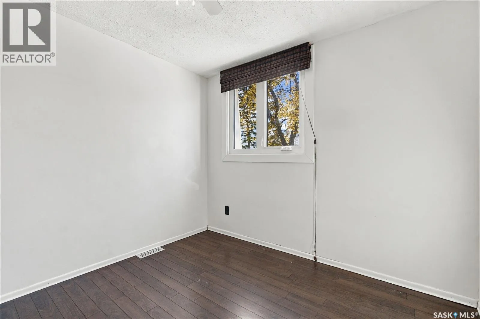 102 Oakview DRIVE
