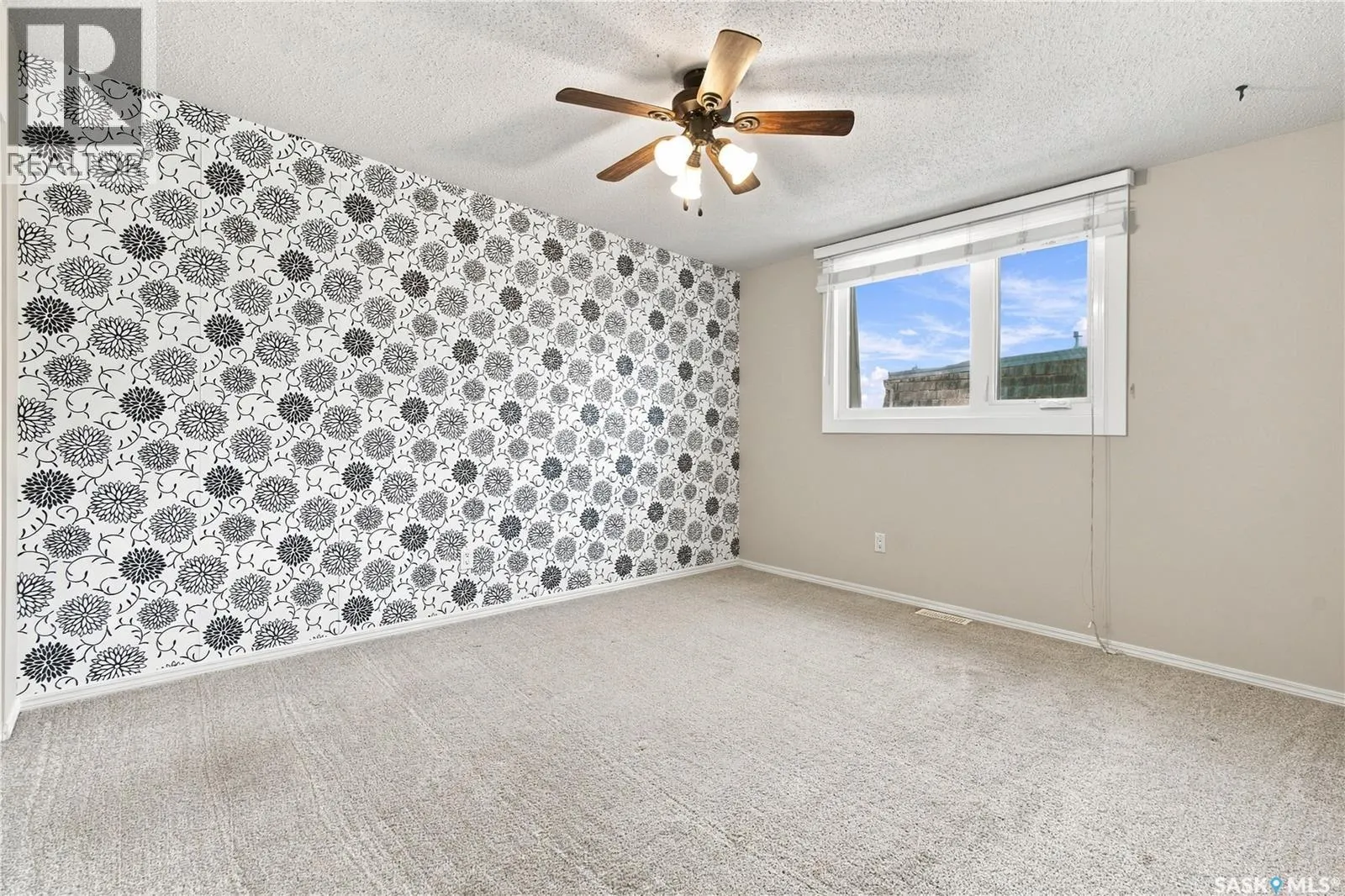 102 Oakview DRIVE