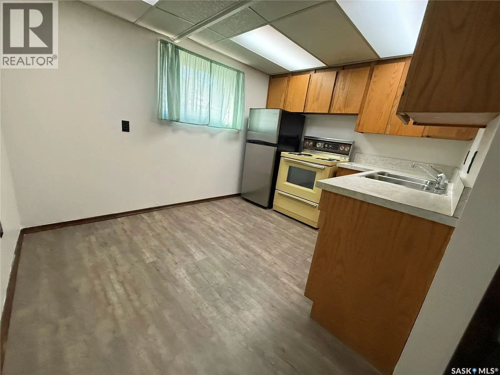 708 Grandview STREET W