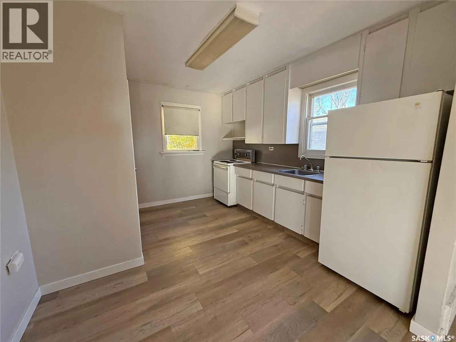 708 Grandview STREET W