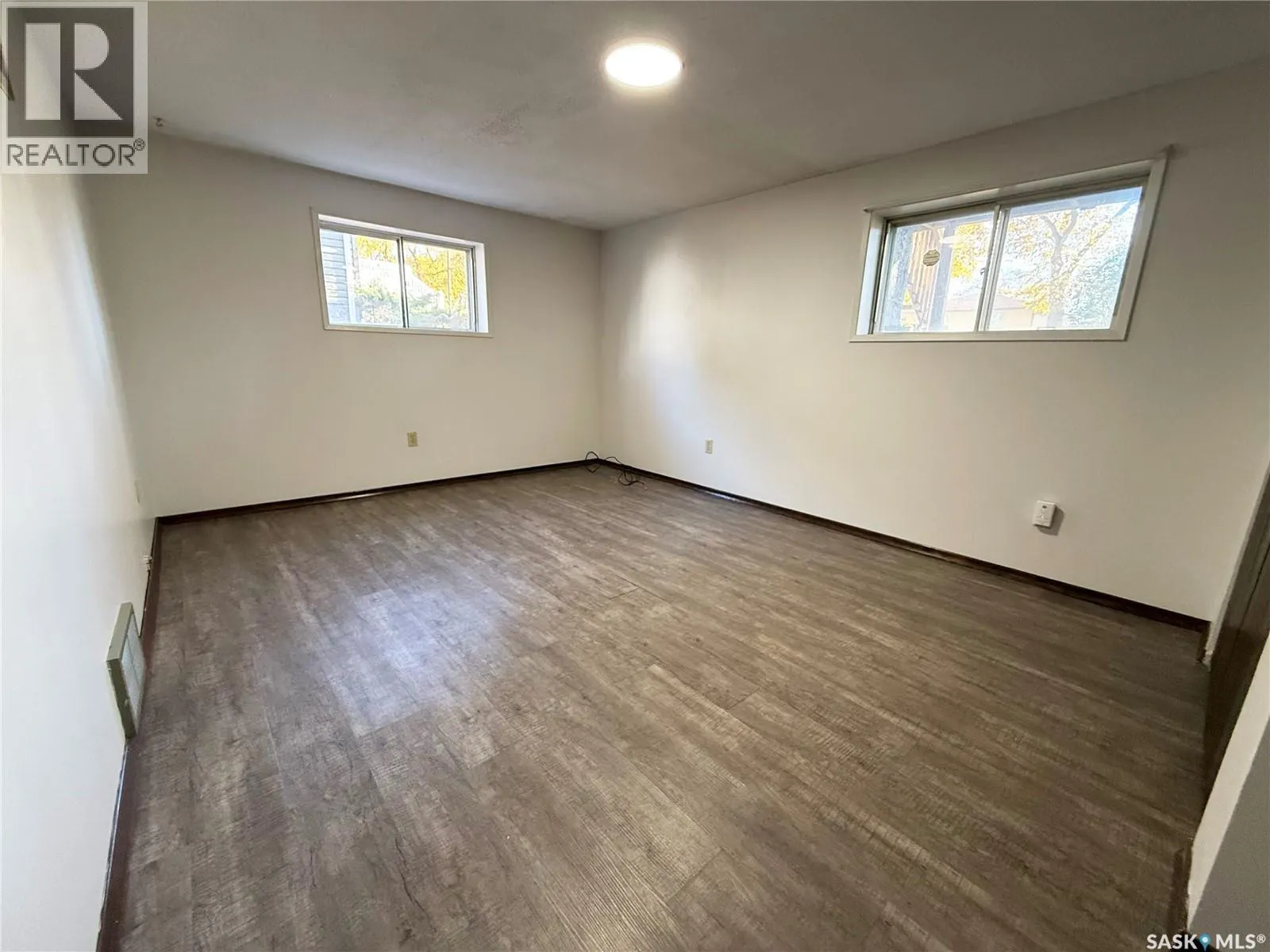 708 Grandview STREET W