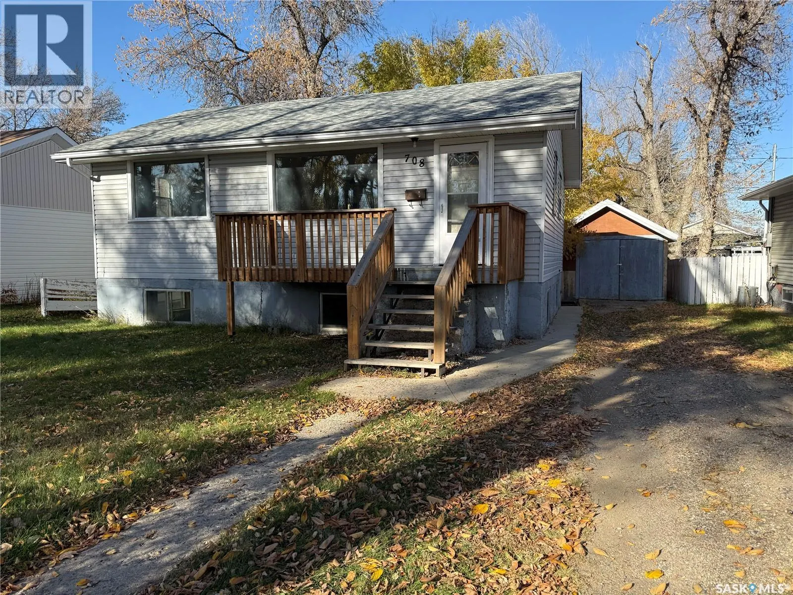 708 Grandview STREET W