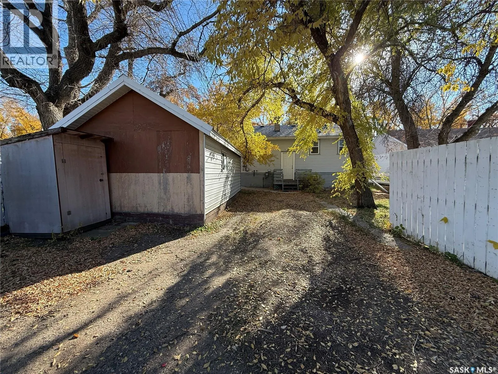 708 Grandview STREET W