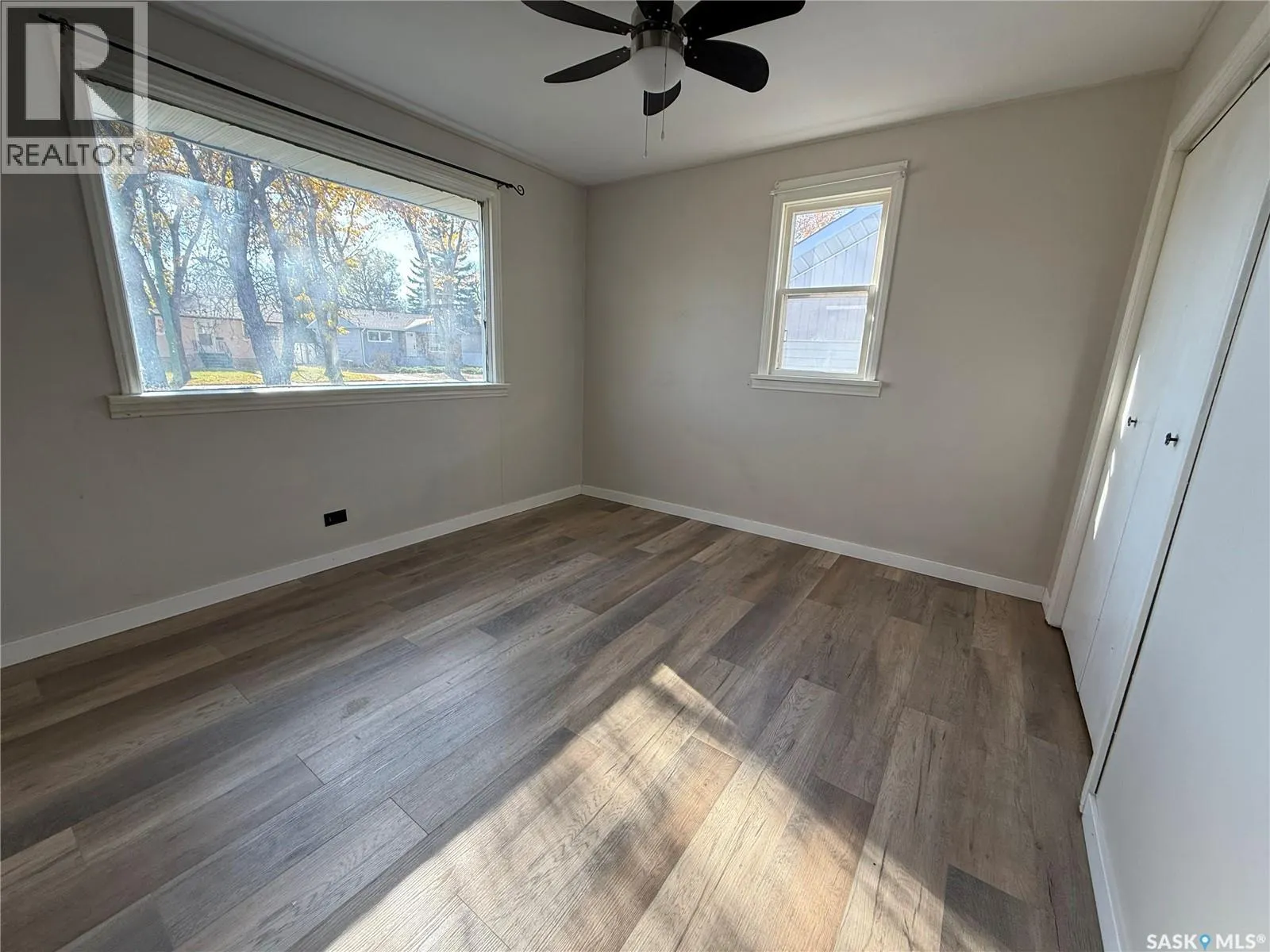708 Grandview STREET W
