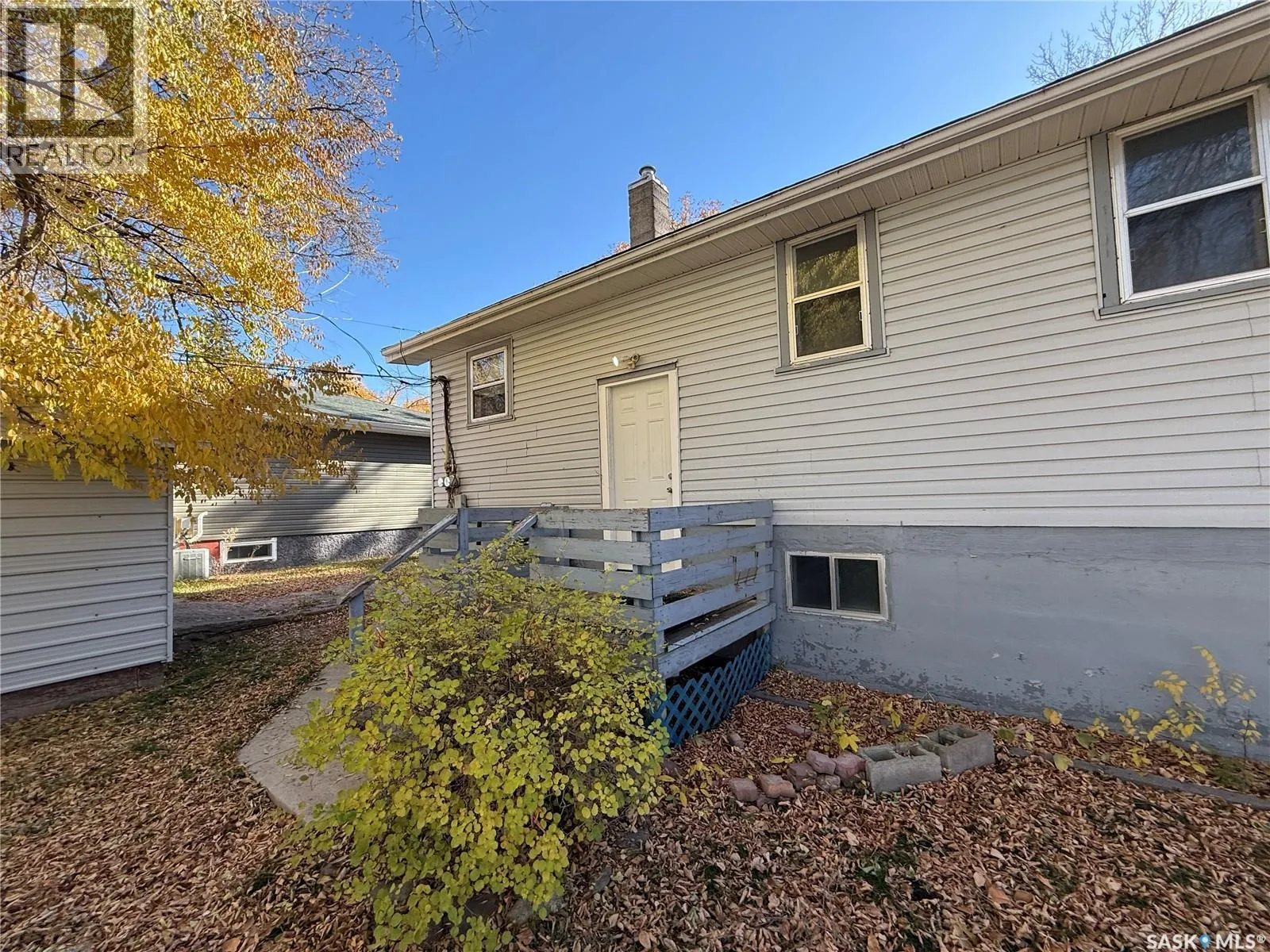 708 Grandview STREET W