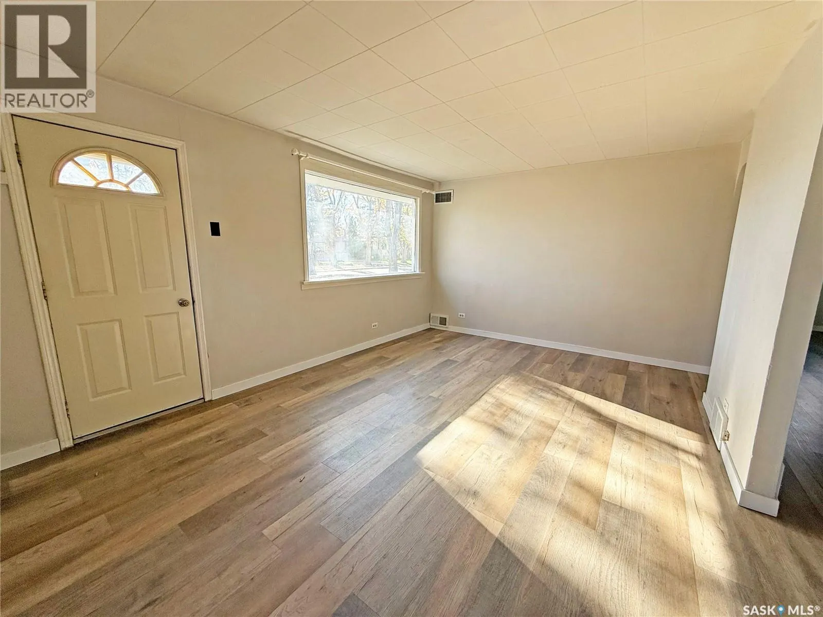 708 Grandview STREET W