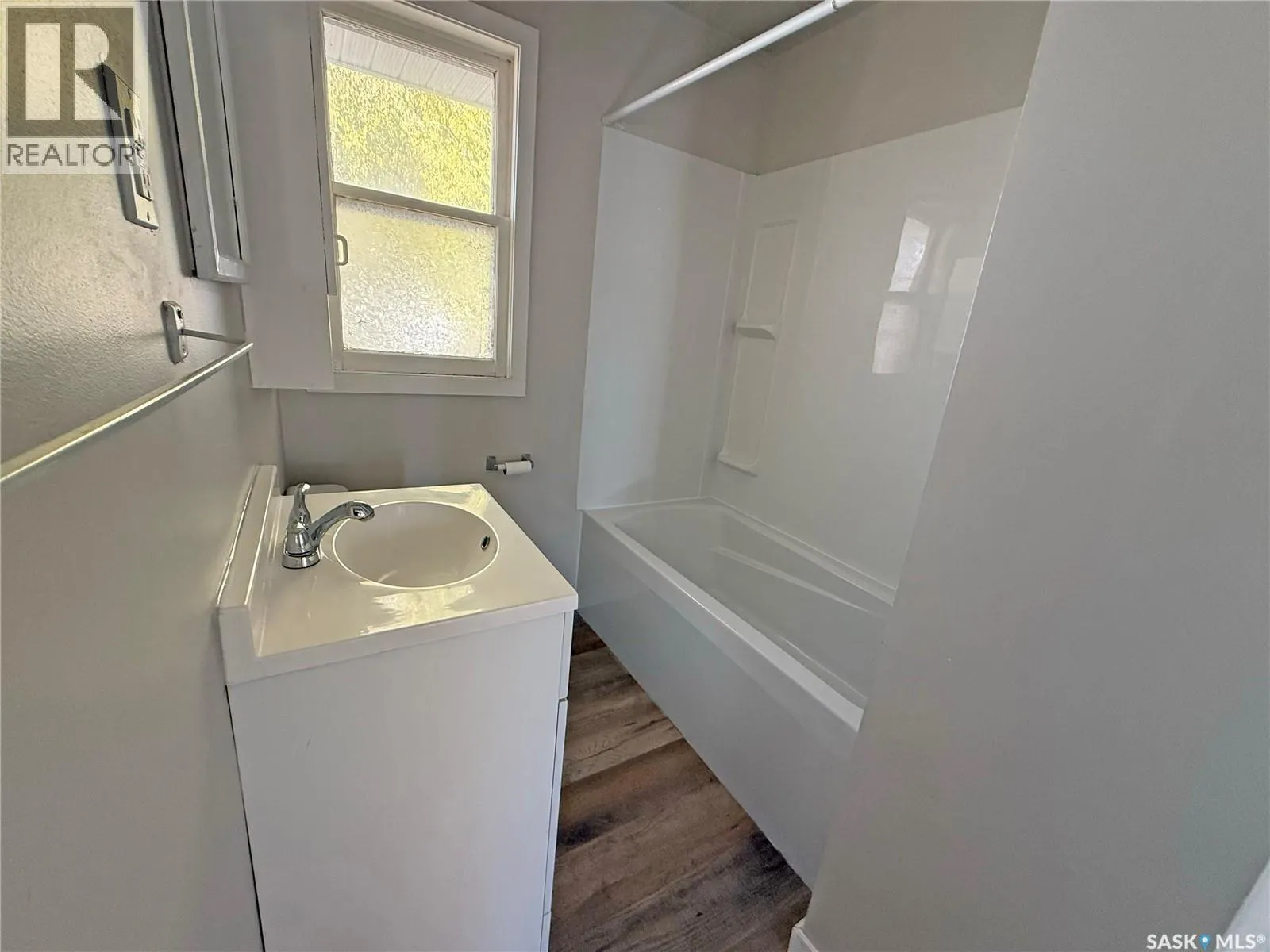 708 Grandview STREET W