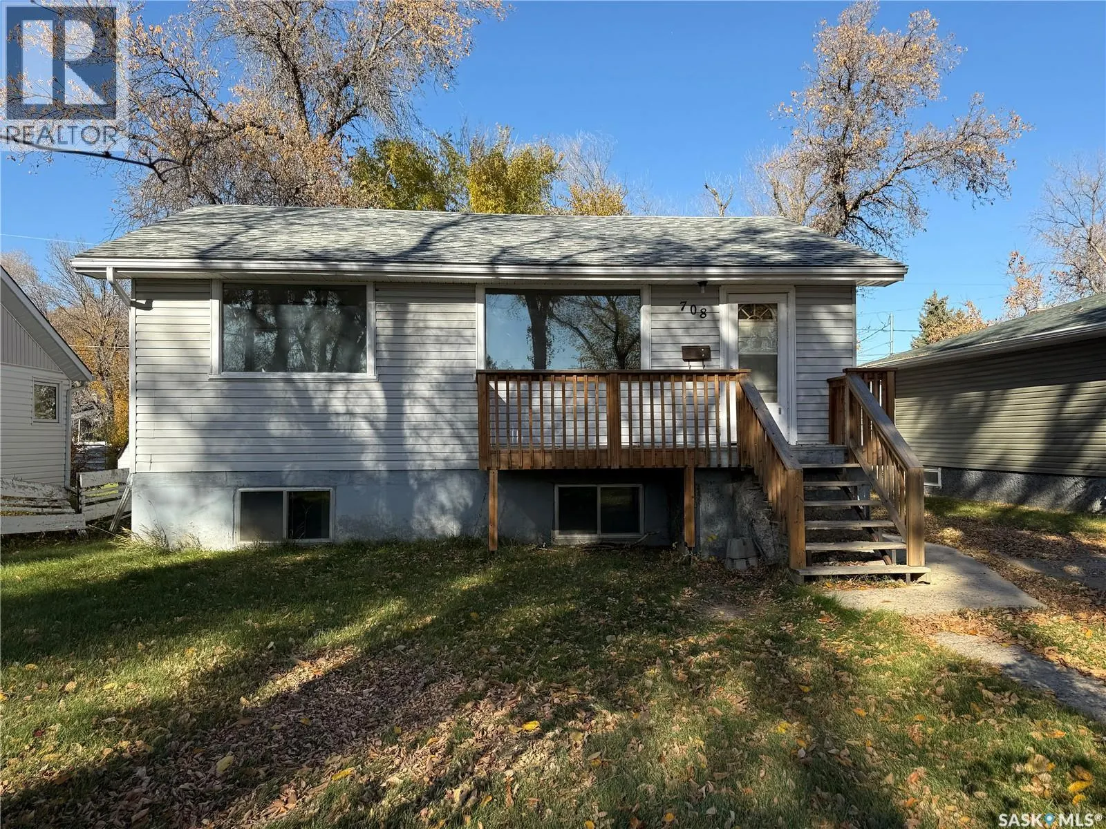 708 Grandview STREET W