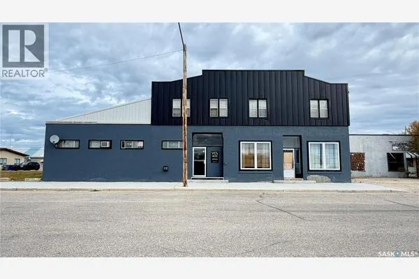 80 Railway AVENUE