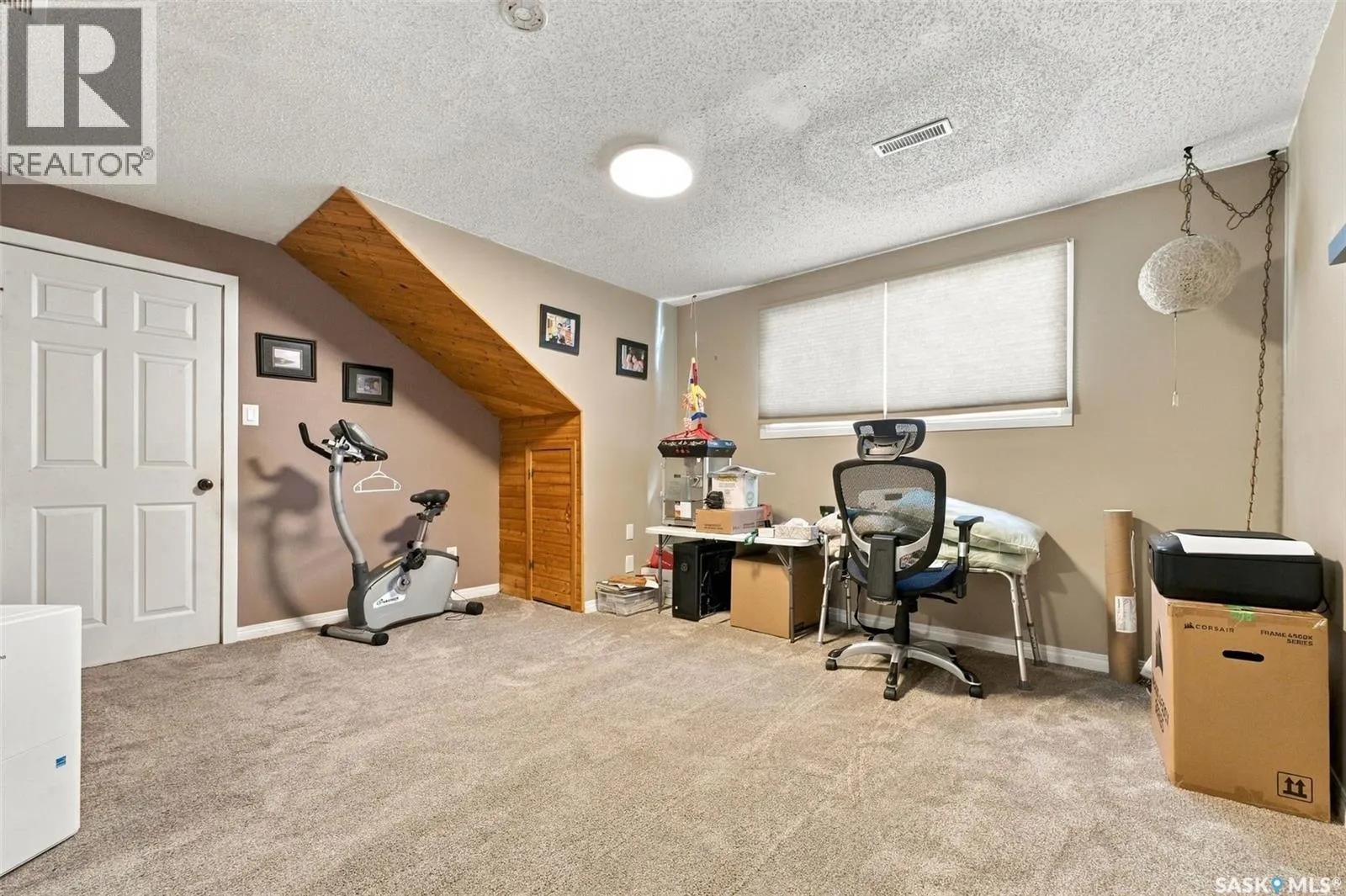 22 4th AVENUE N