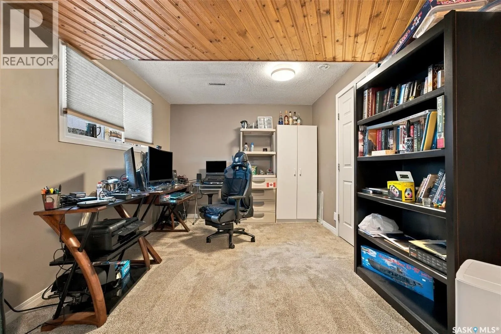 22 4th AVENUE N