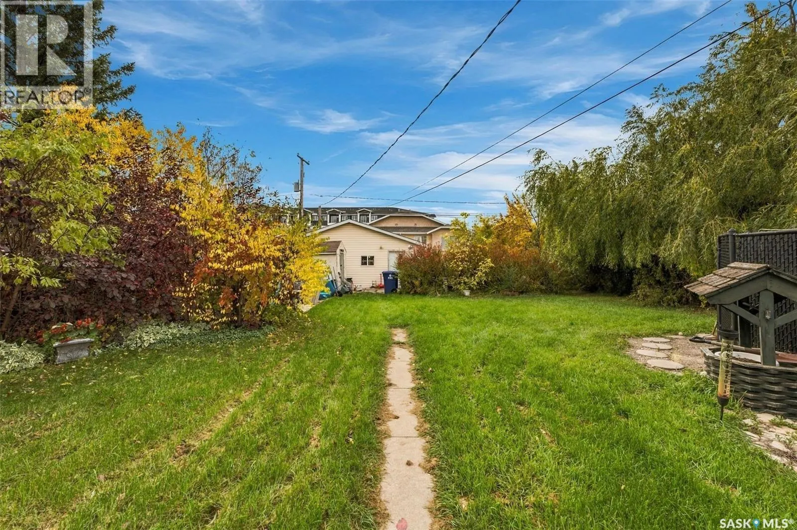 22 4th AVENUE N