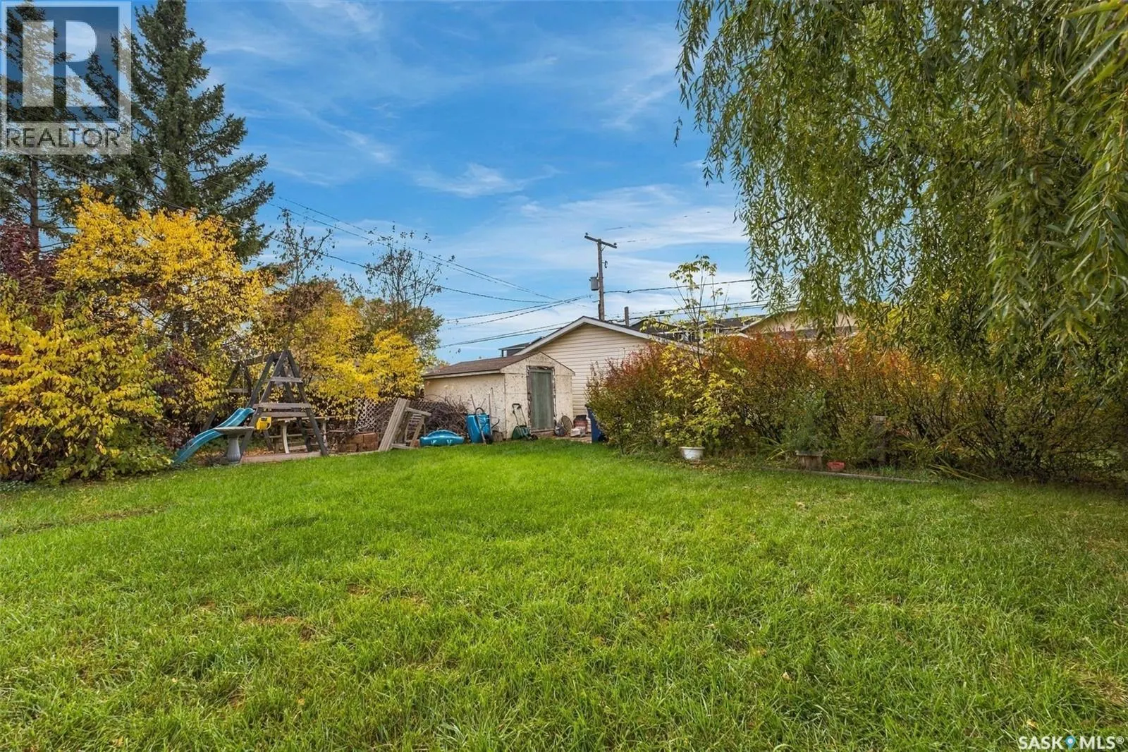 22 4th AVENUE N
