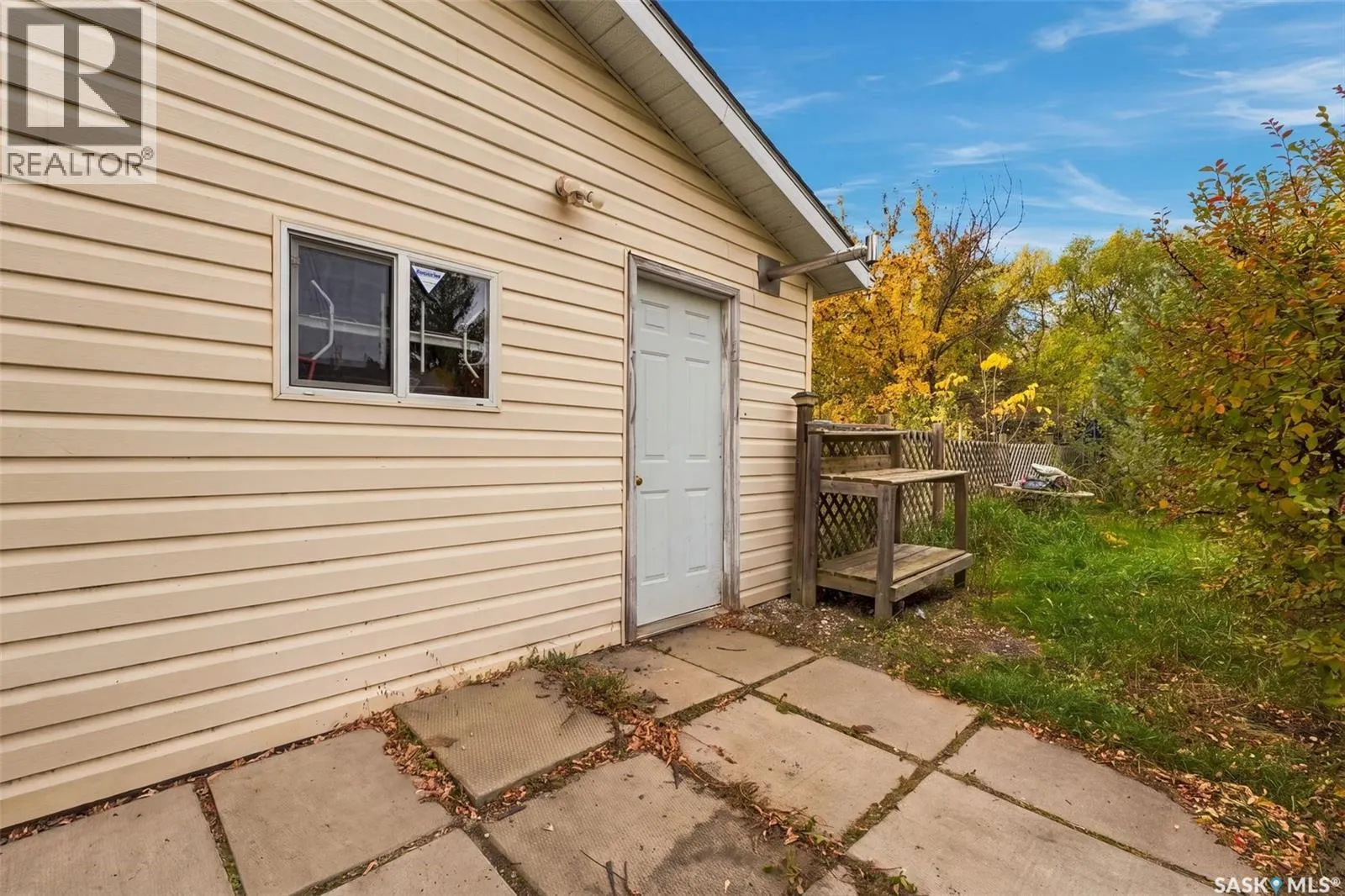22 4th AVENUE N