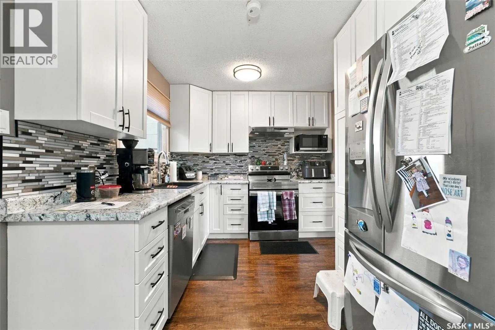22 4th AVENUE N
