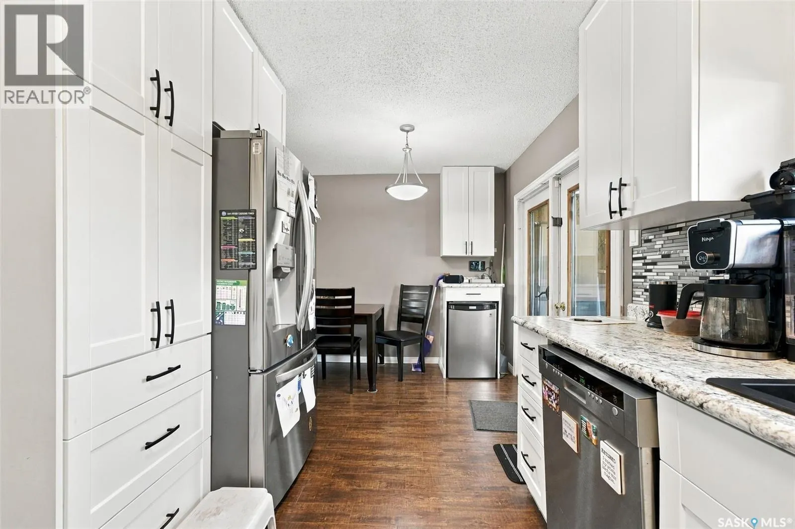 22 4th AVENUE N