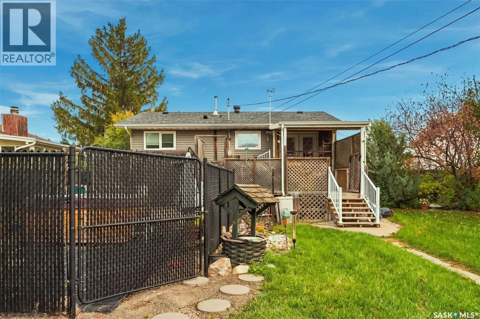 22 4th AVENUE N