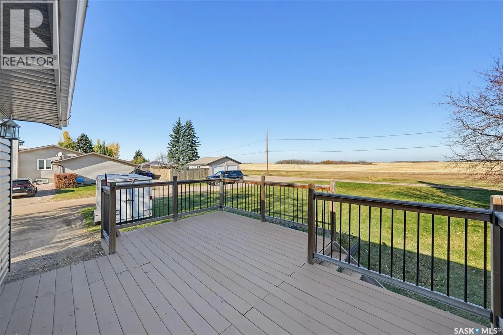 214 8th AVENUE W