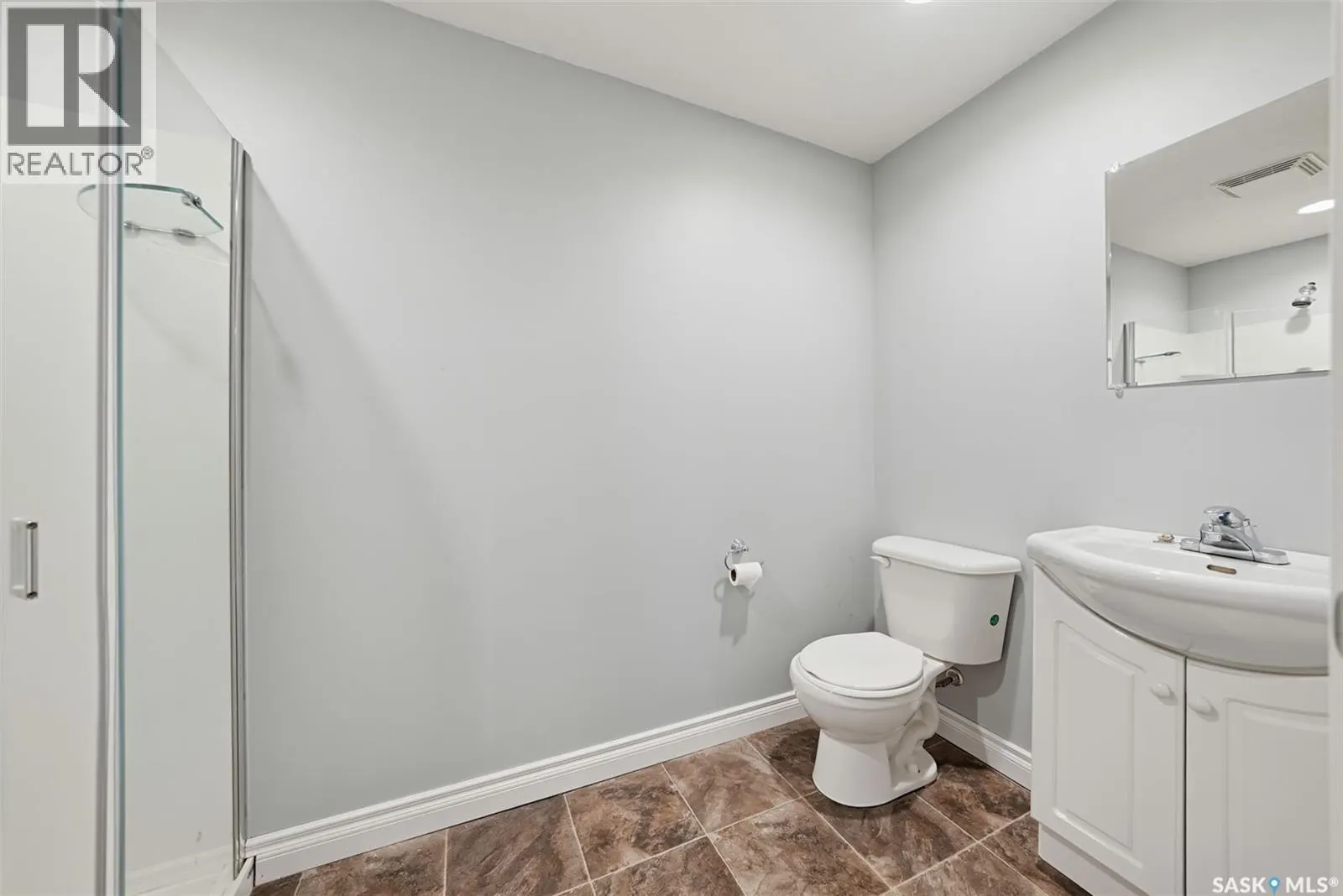 214 8th AVENUE W