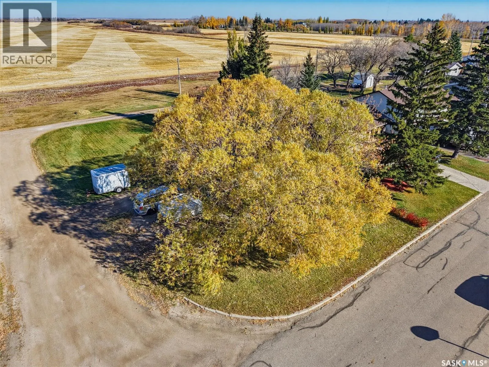 214 8th AVENUE W