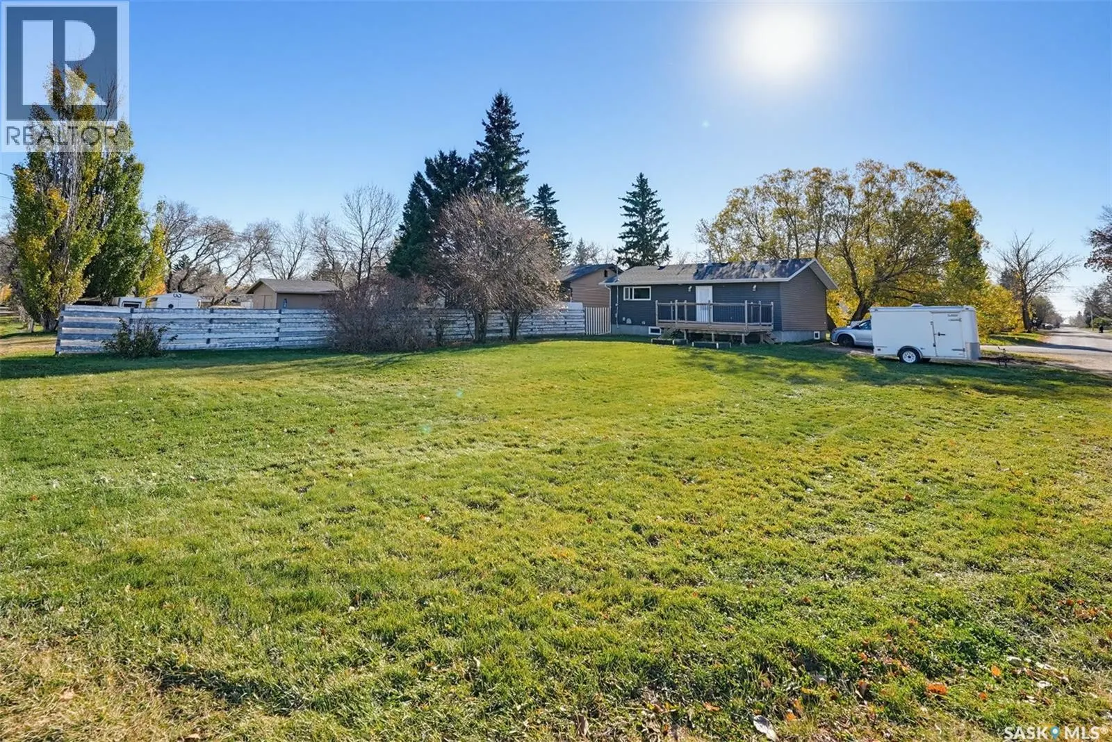 214 8th AVENUE W