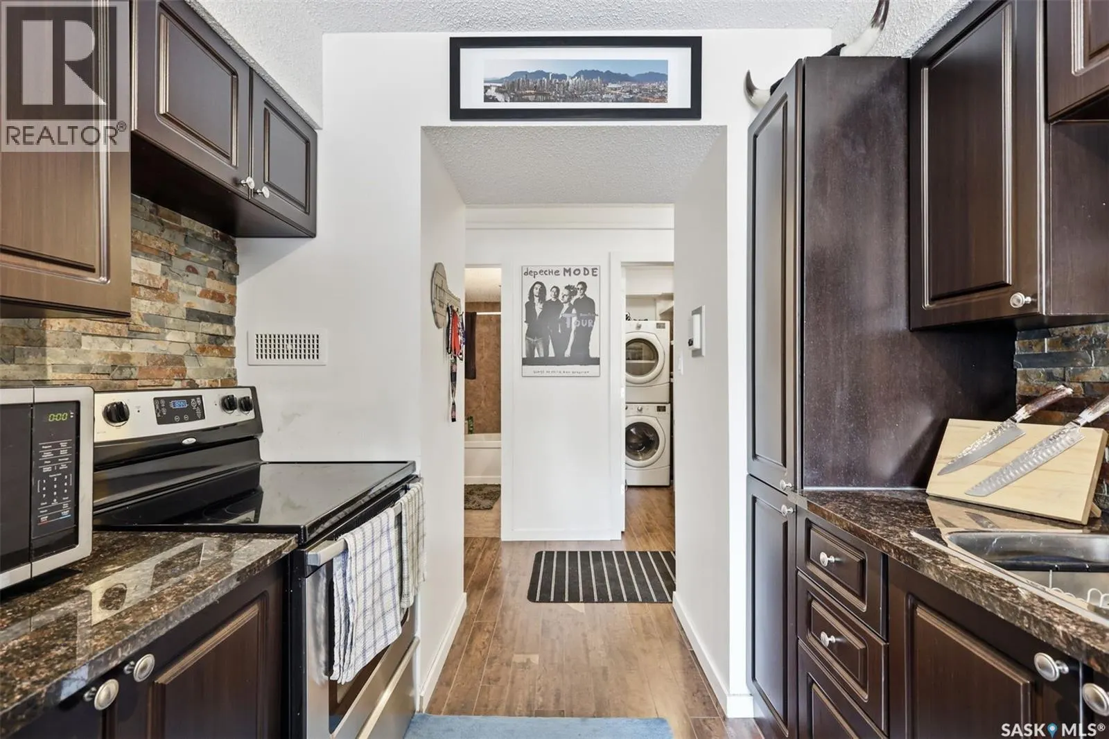 21 106 104th STREET E