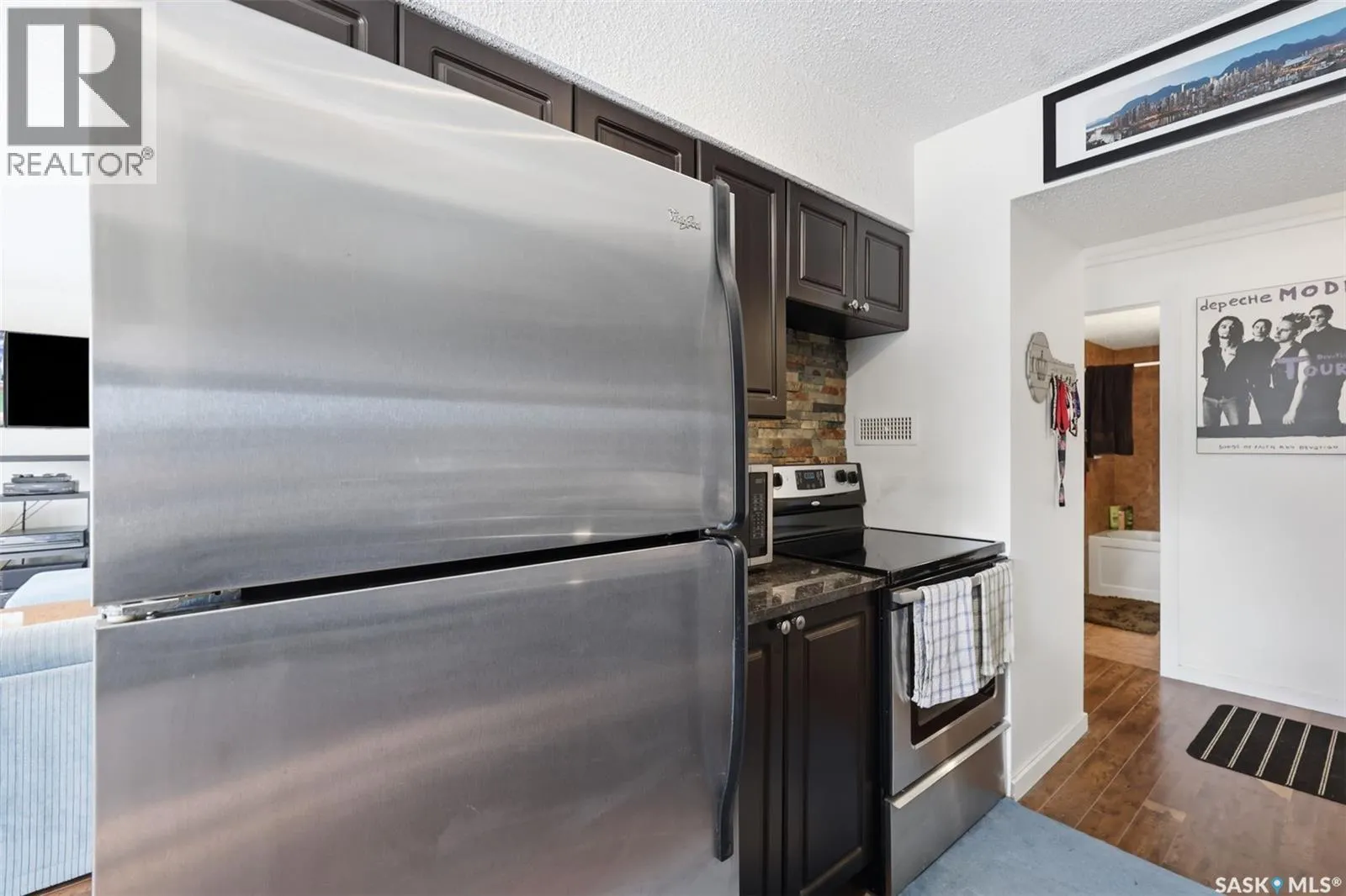 21 106 104th STREET E