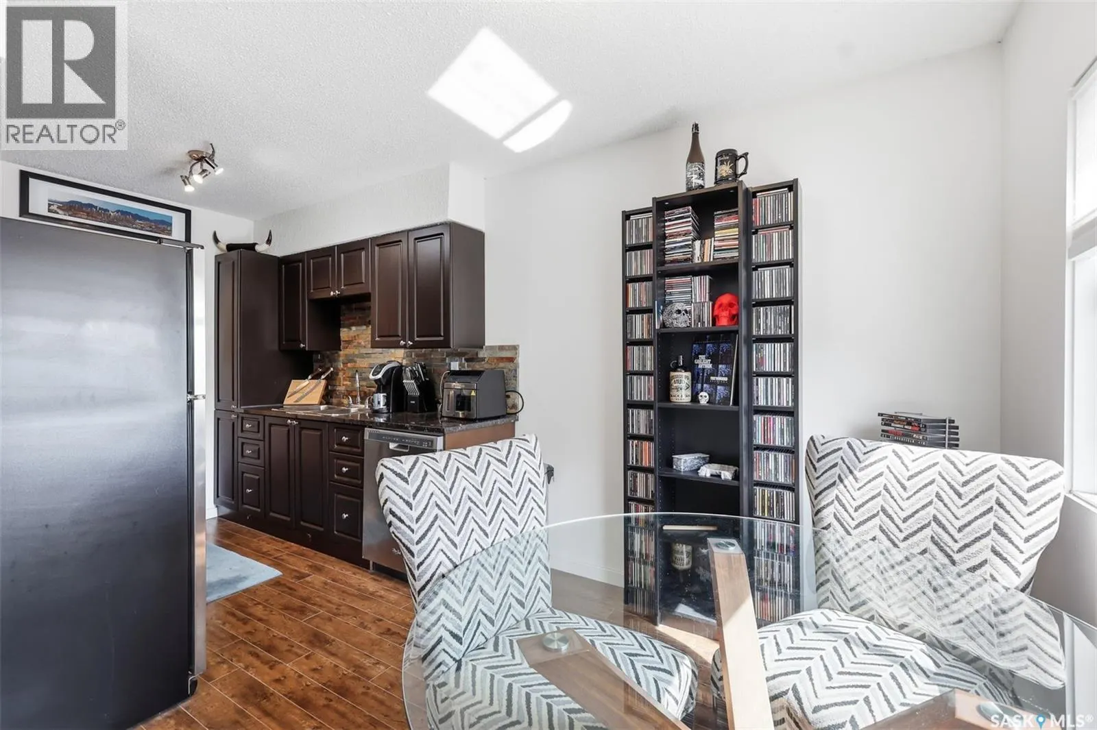 21 106 104th STREET E