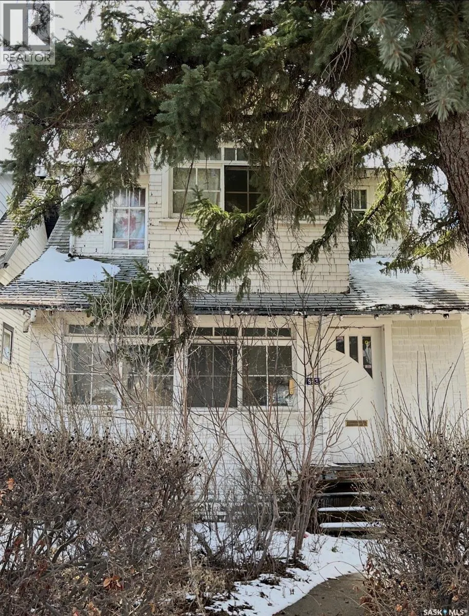 923 College AVENUE