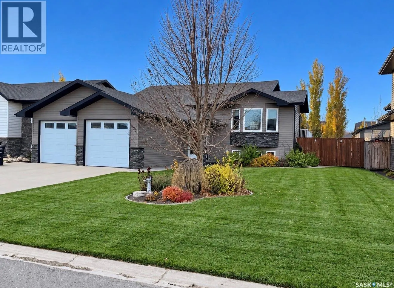 905 Water Ridge CRESCENT