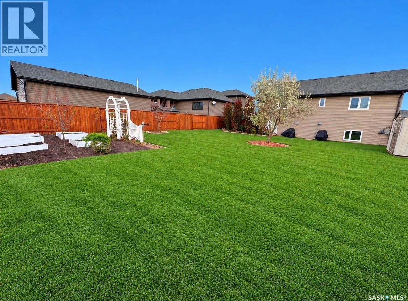 905 Water Ridge CRESCENT