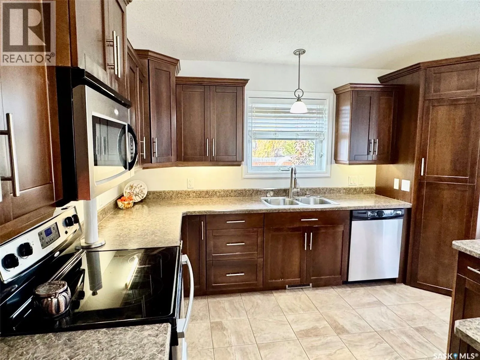 905 Water Ridge CRESCENT