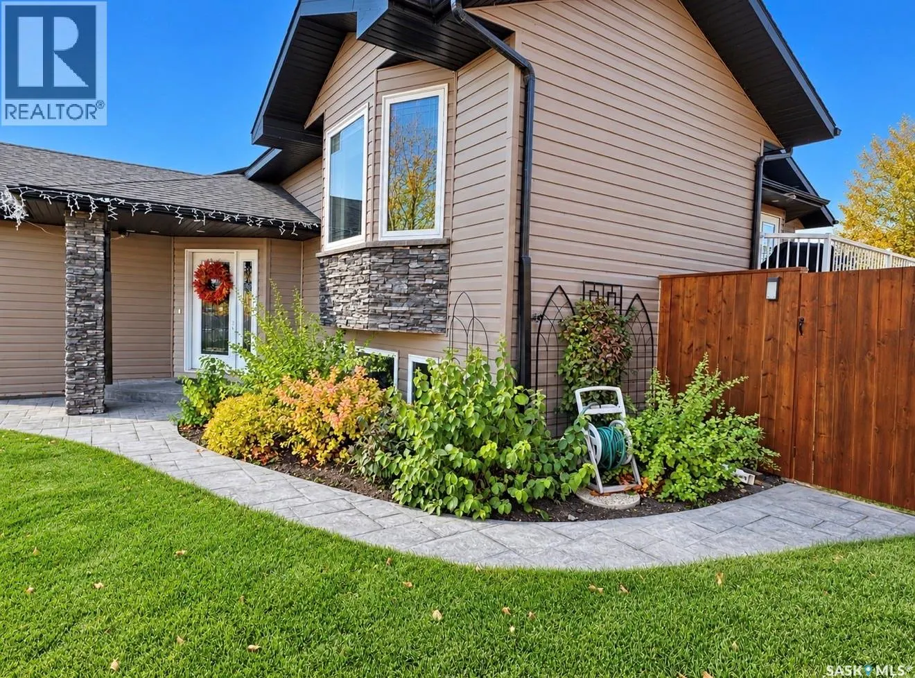 905 Water Ridge CRESCENT