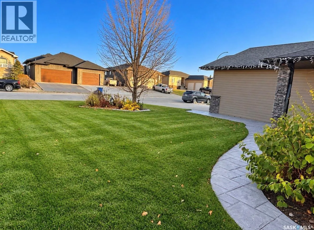 905 Water Ridge CRESCENT