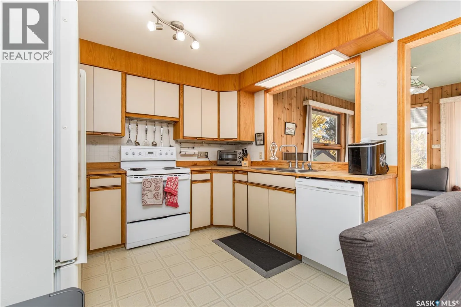 915 Normandy DRIVE