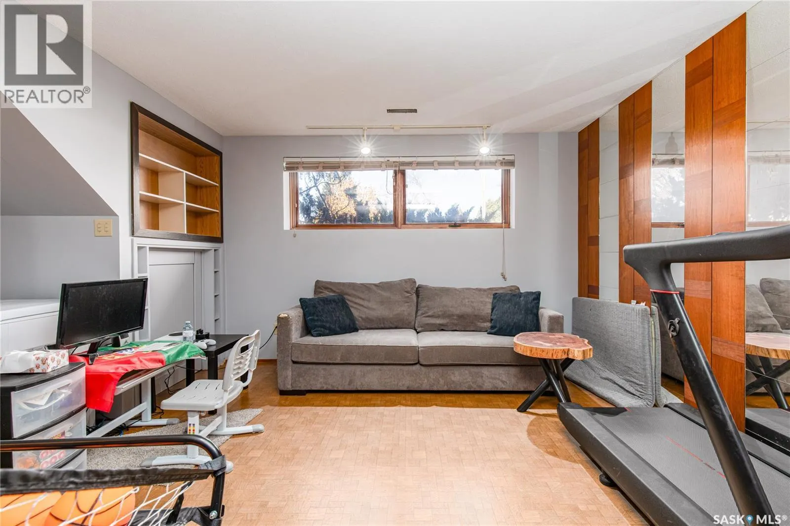 915 Normandy DRIVE