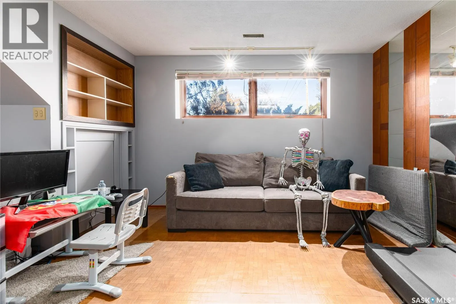 915 Normandy DRIVE