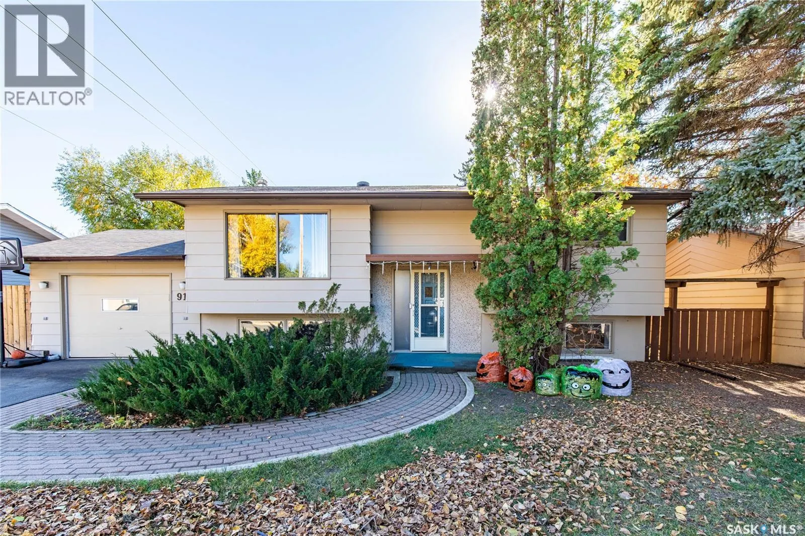 915 Normandy DRIVE