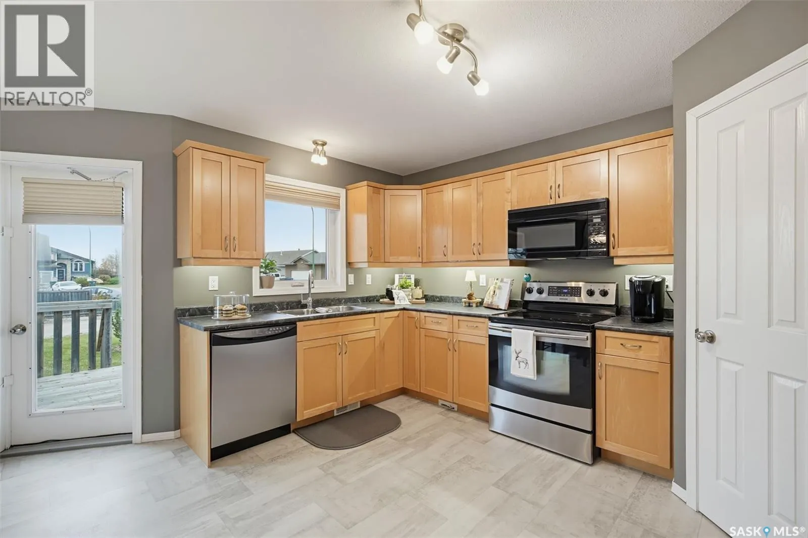 137 Finch PLACE