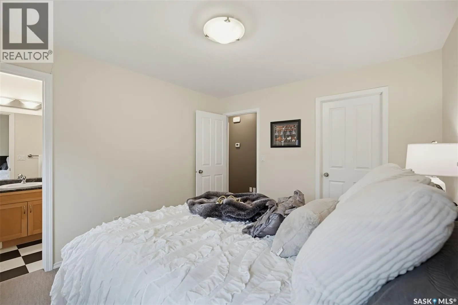 137 Finch PLACE