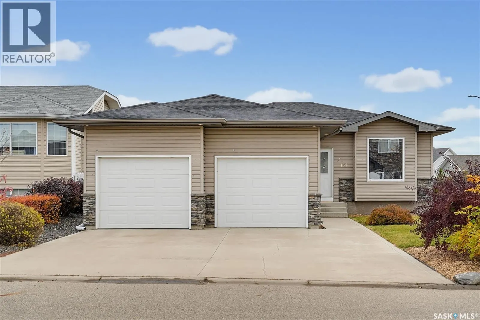 137 Finch PLACE