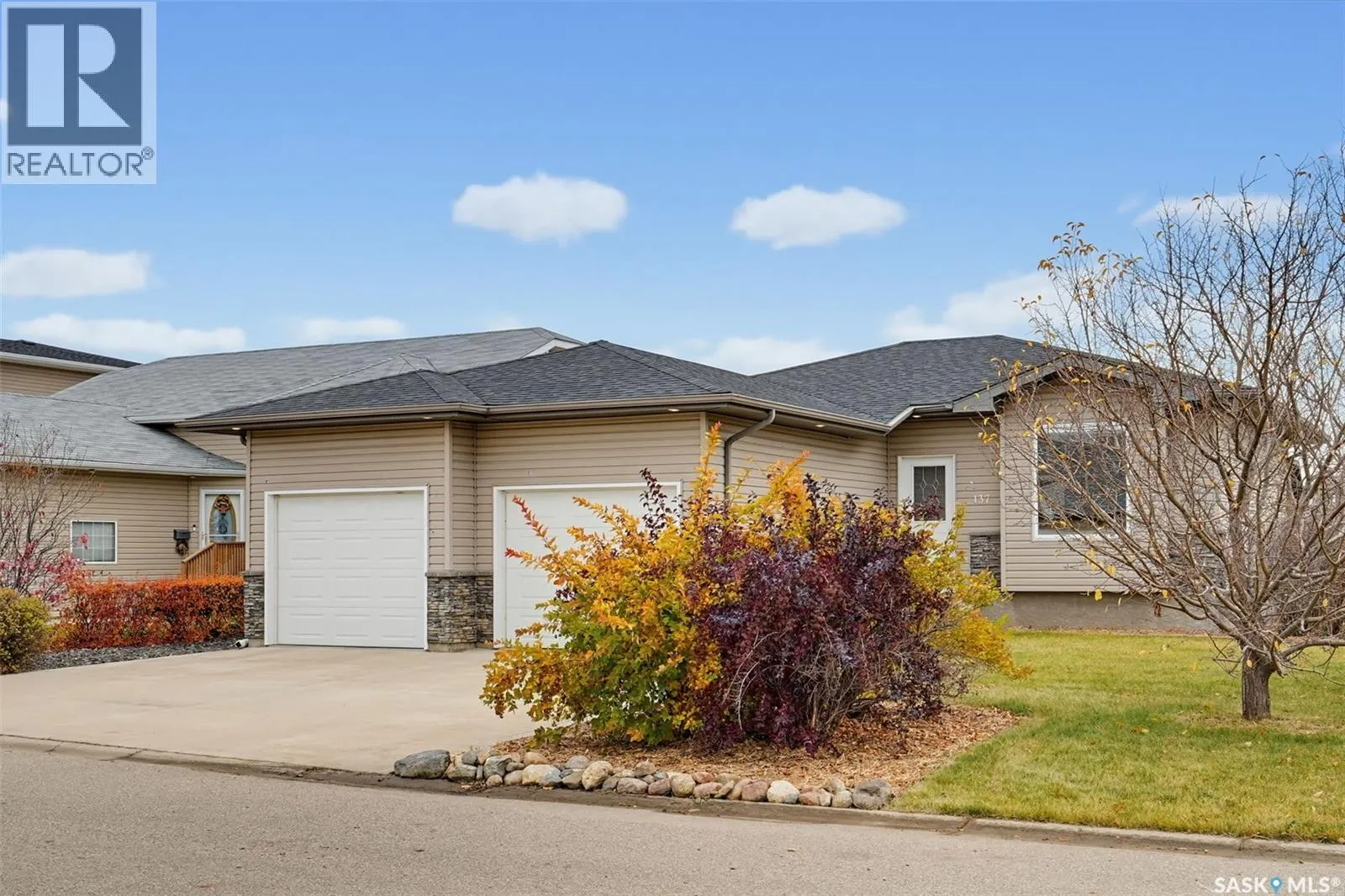 137 Finch PLACE